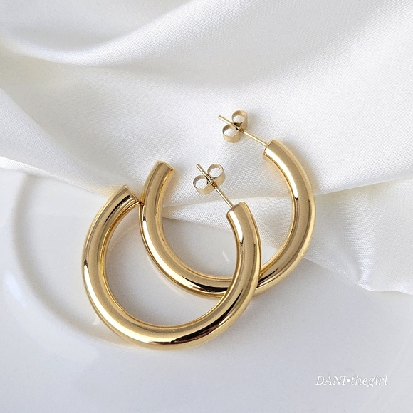 NEW Gold Classic Tube Hoops - Picture 2 of 10